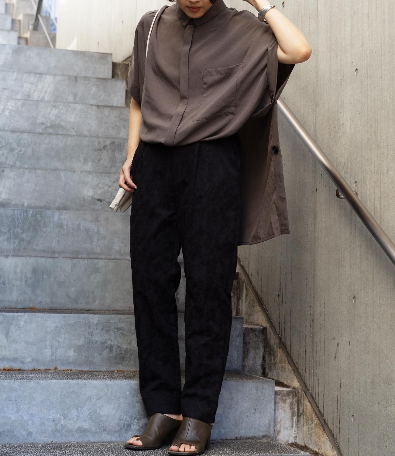 フローラルジャガードテーパードパンツ