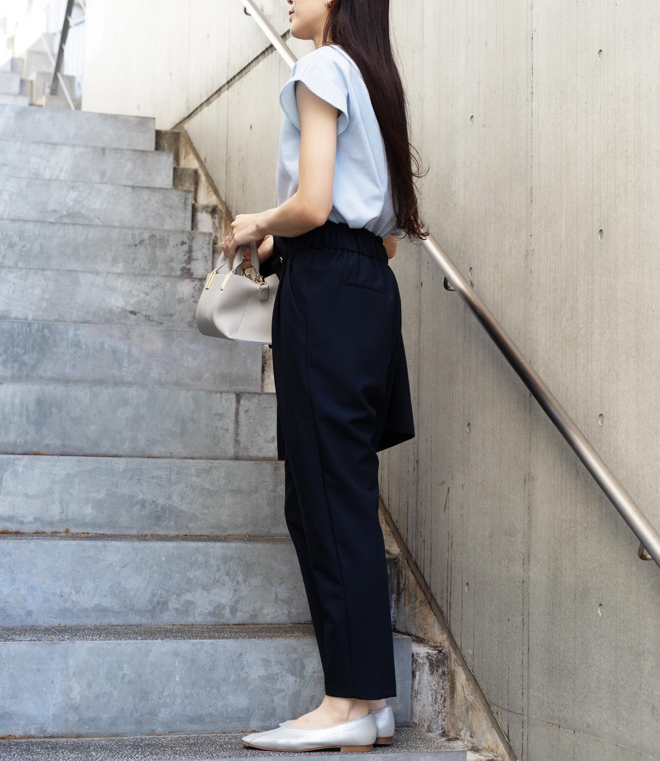 ウエストフリルストレッチテーパードパンツ