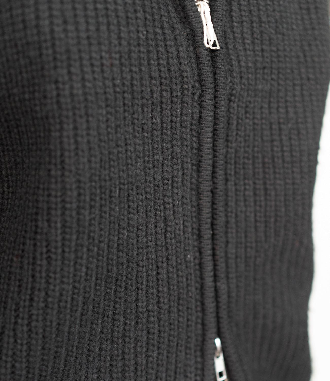 ラグランハイネックニット