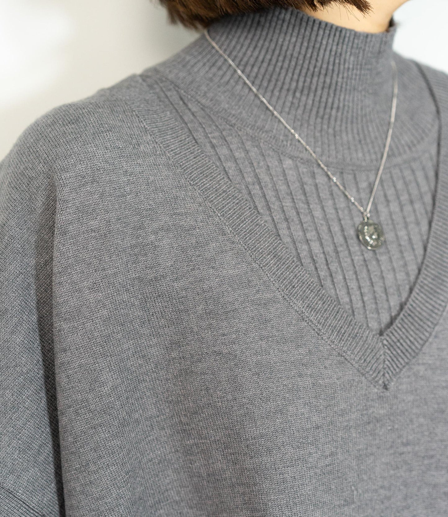 Vネックベストスリムワンピースアンサンブル