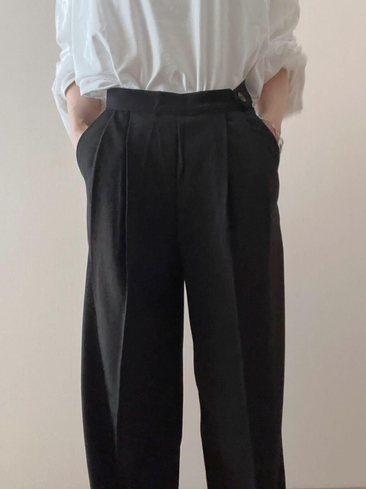タックワイドパンツ