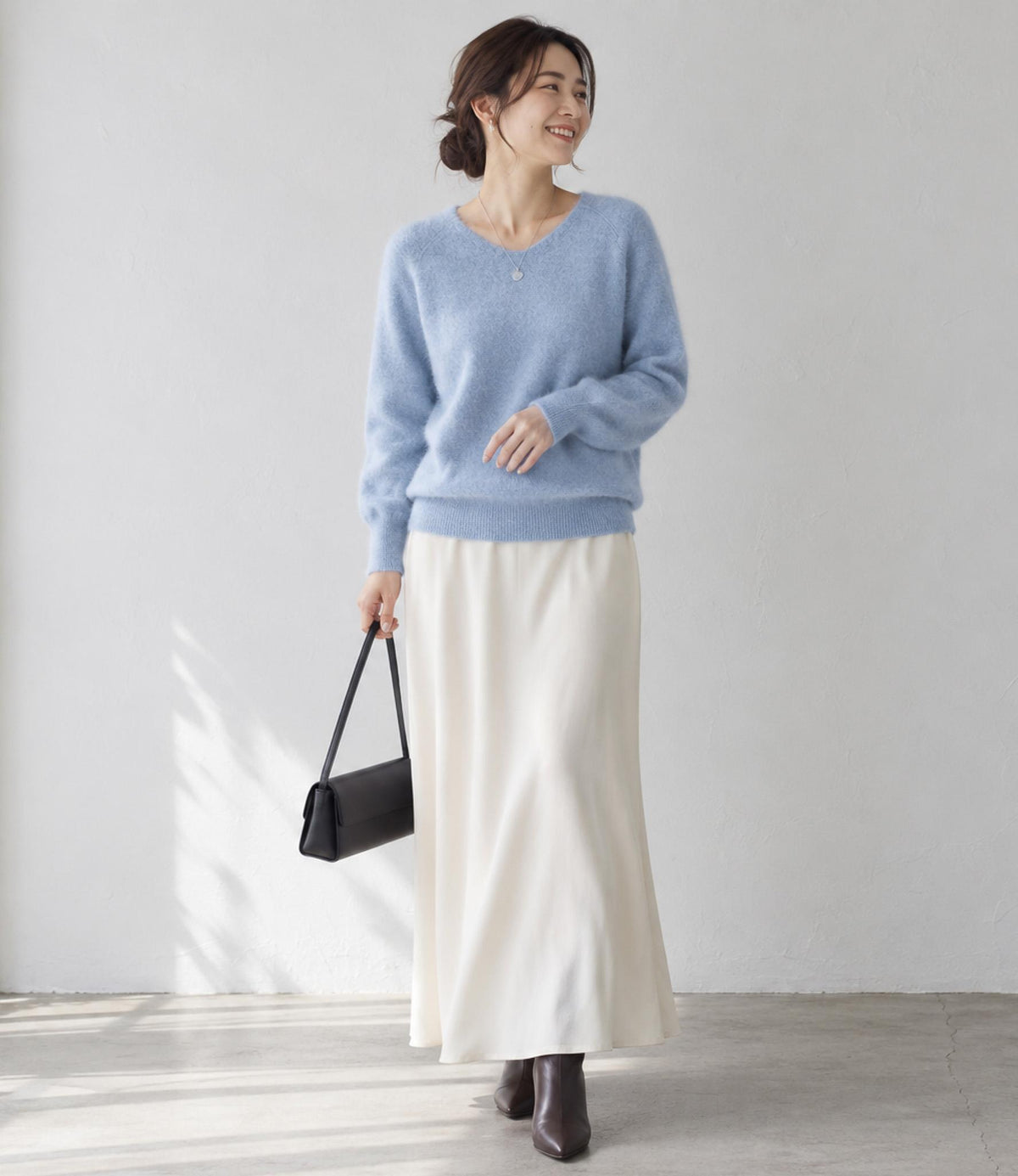 ウールカシミアホールガーメントVネックニット