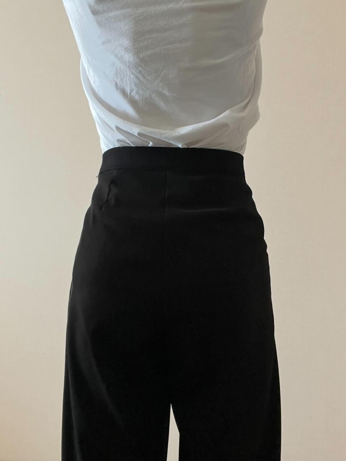タックワイドパンツ