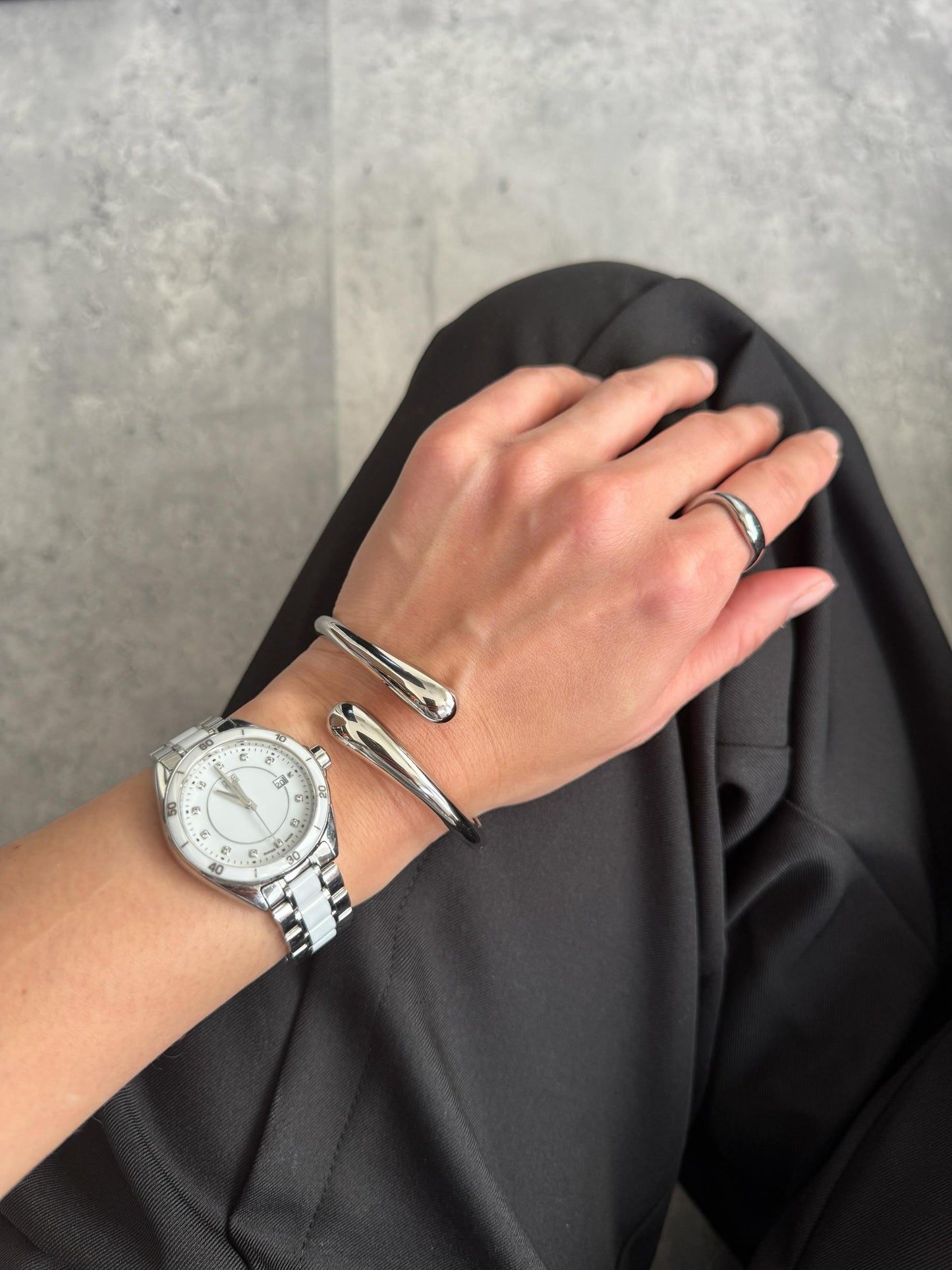 フォールドバングル