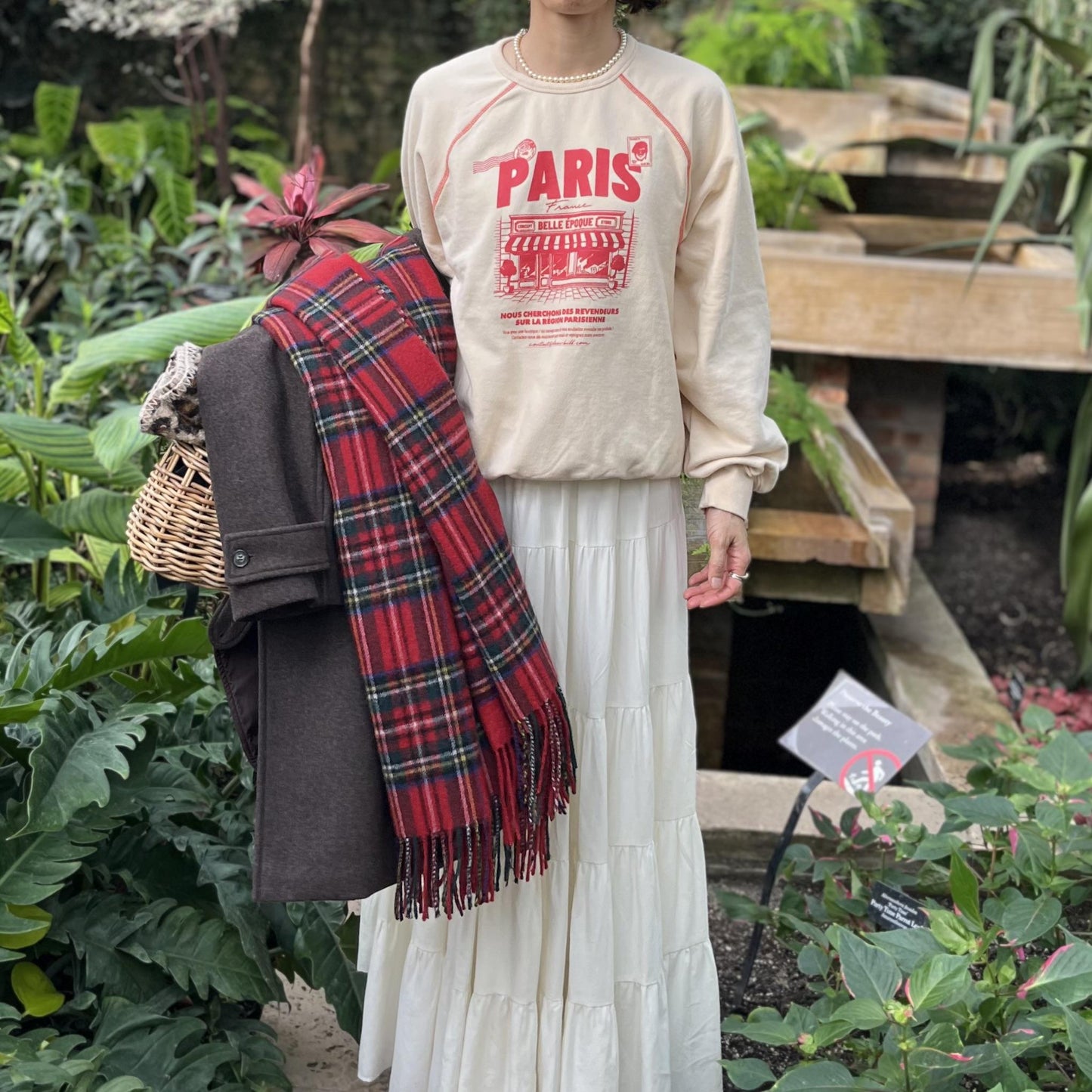 PARISスウェット