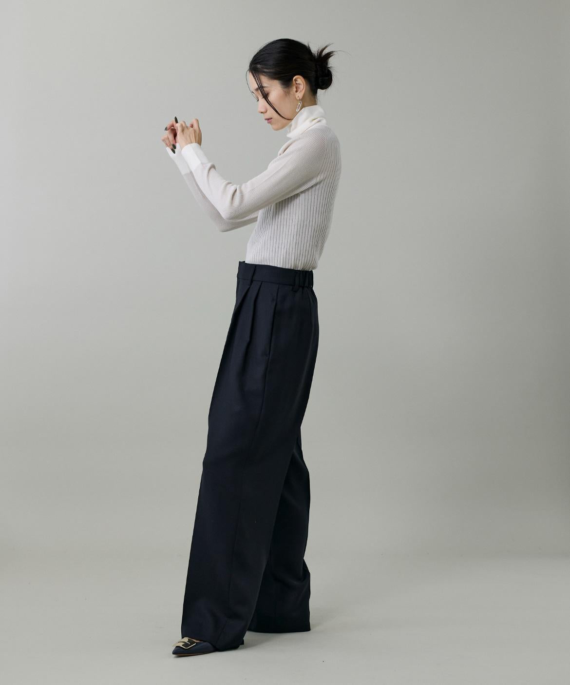 ライトカルゼ ツータックワイドパンツ