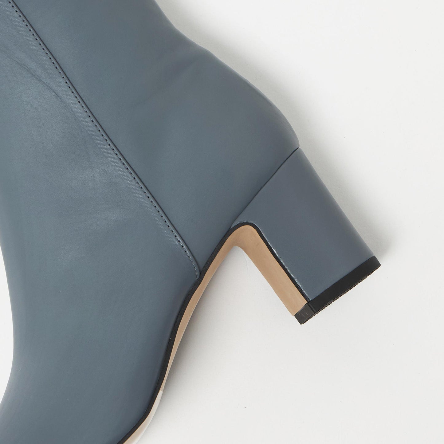 ラウンドプレーン ショートブーツ60↑