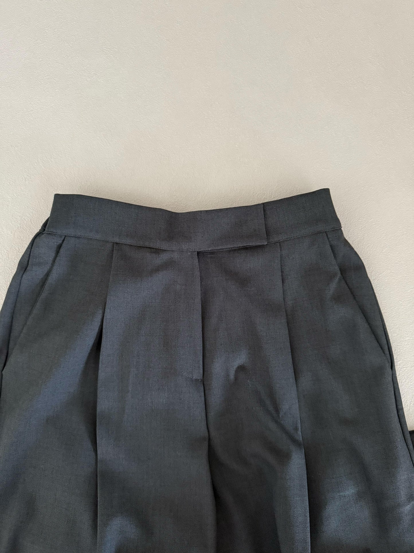 Hansome tapered slacks