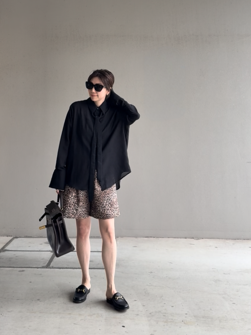 Sheer long cuffs shirt