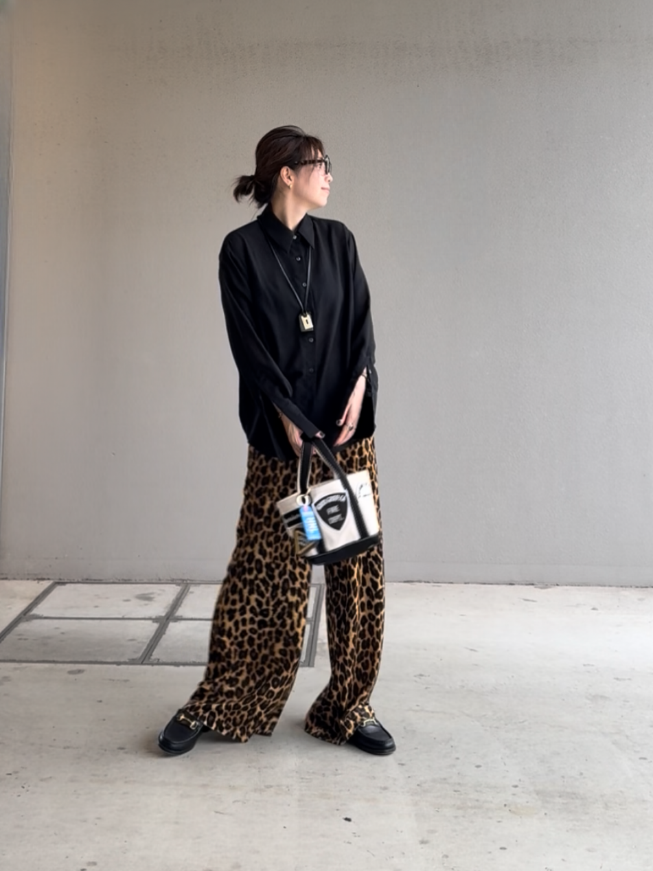 Sheer long cuffs shirt