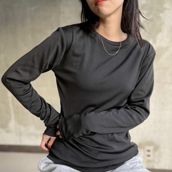 クルーネックトップス