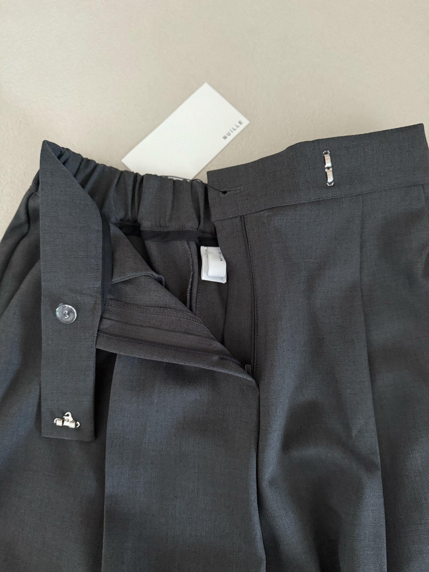 Hansome tapered slacks