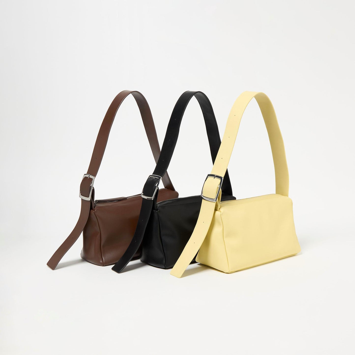 スクエア ビッグバックル ショルダーバッグ