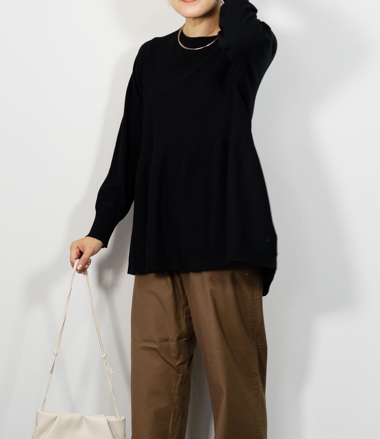ペプラムシルエットニットプルオーバー