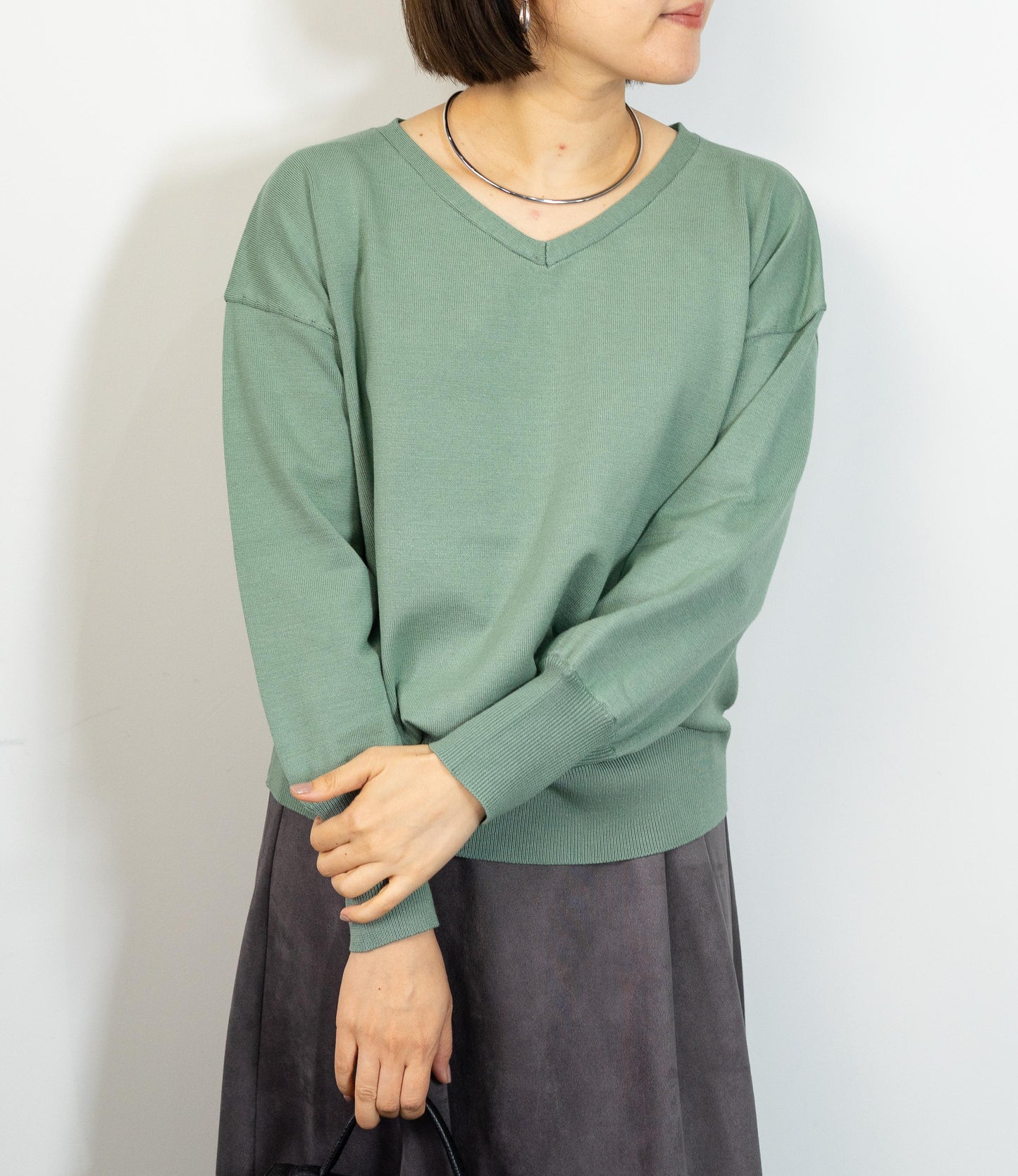 Vネックニットプルオーバー