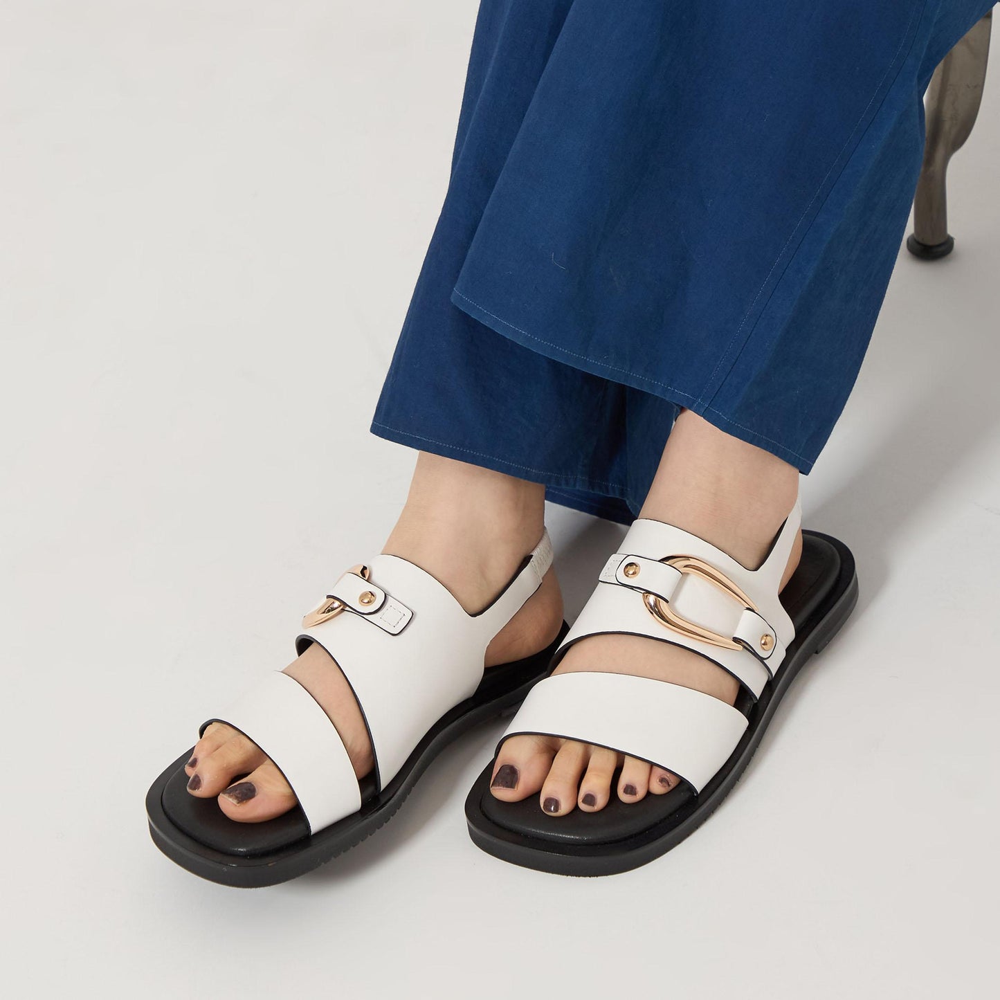 オーバルバックル サンダル15↑