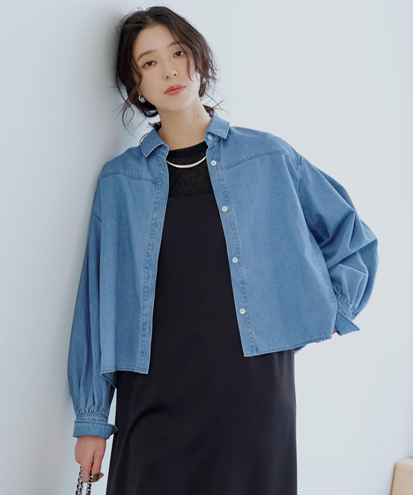 ライトダンガリー クロップド ボリュームスリーブ シャツ
