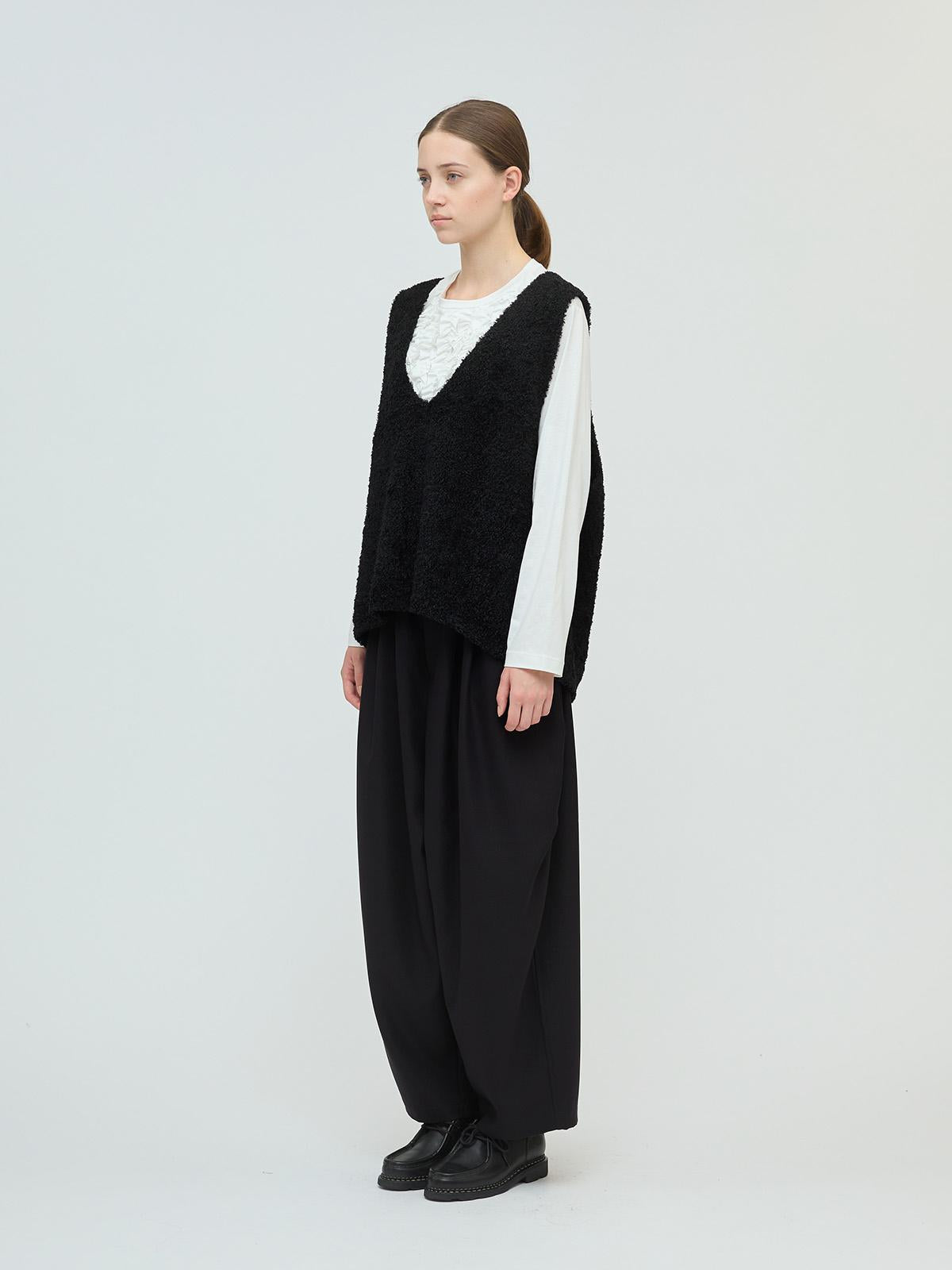 mizuiro ind へアリーVネックベスト