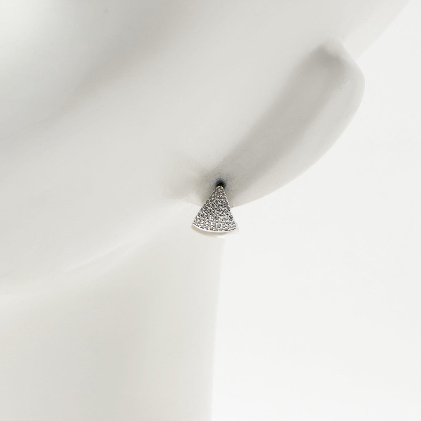 パヴェ ラウンド フープ ピアス