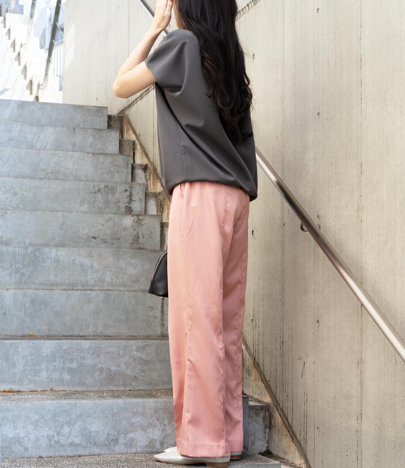 ナチュラルフレアシルエットパンツ