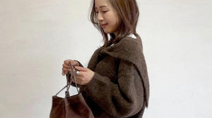 今こそ着たい、品よく映えるブラウンの服