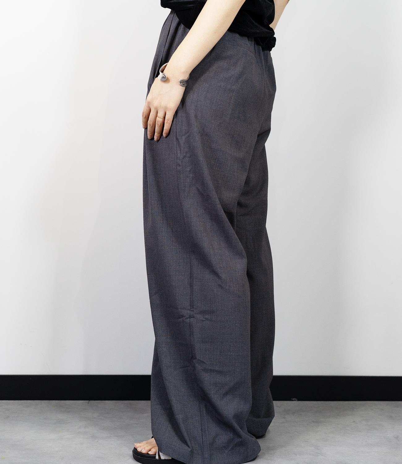 ストレッチタックストレートパンツ