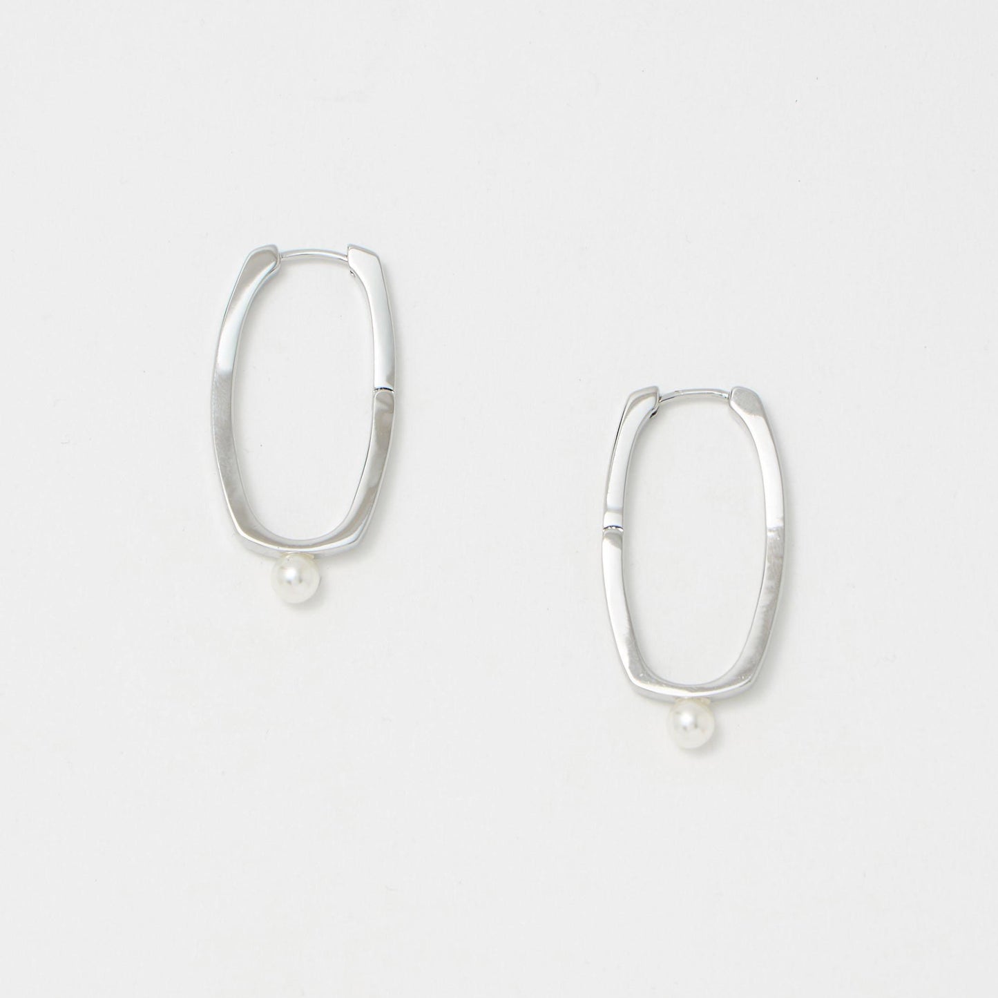 オーバルフープ&イミテーションパール ピアス