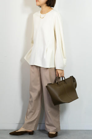 ウエストカーブカットソーブラウス