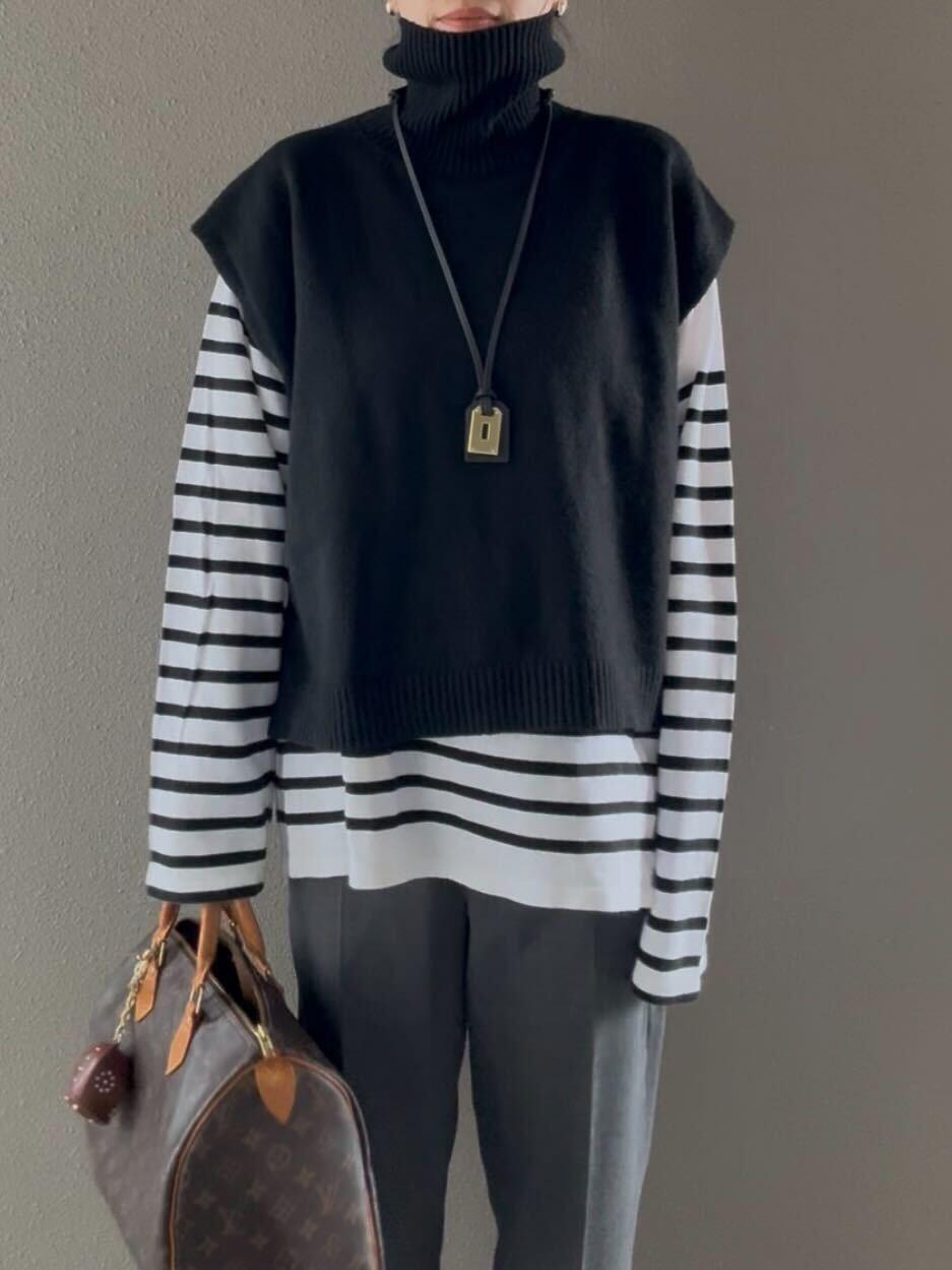 タートルネックスリットベスト