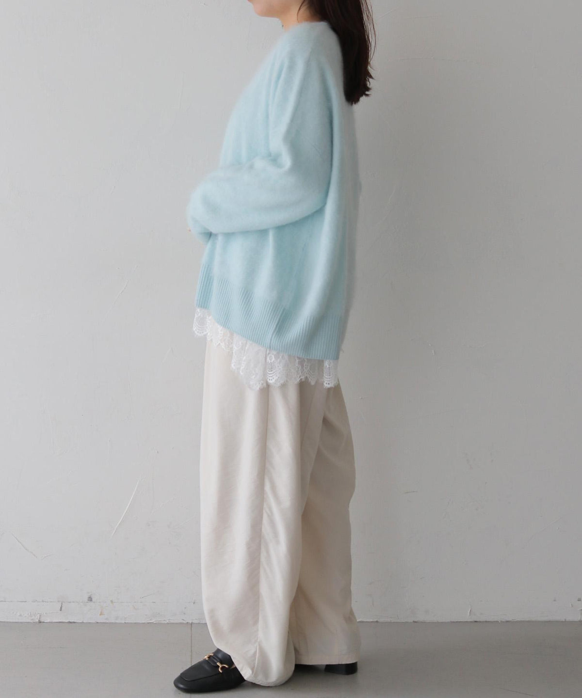 ウールカシミアVネックニット