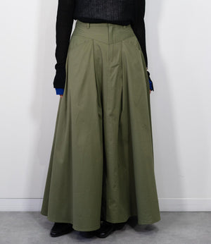 タックツイルフレアスカート