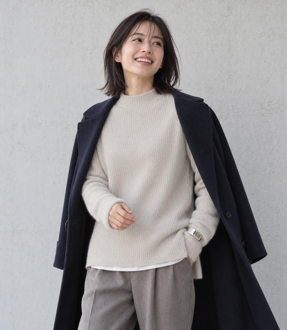 裏シャギーモックネックニット