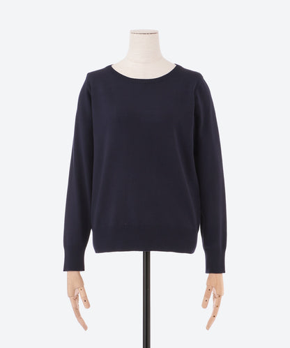 クルーネックストレートニット