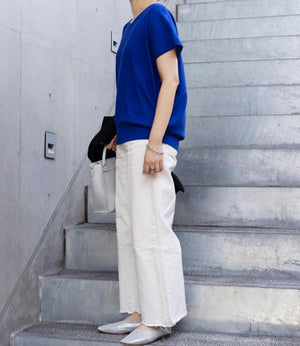 コクーンシルエットVネックニット