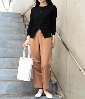 美シルエットテーパードパンツ