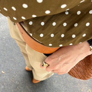 水玉レースブラウス