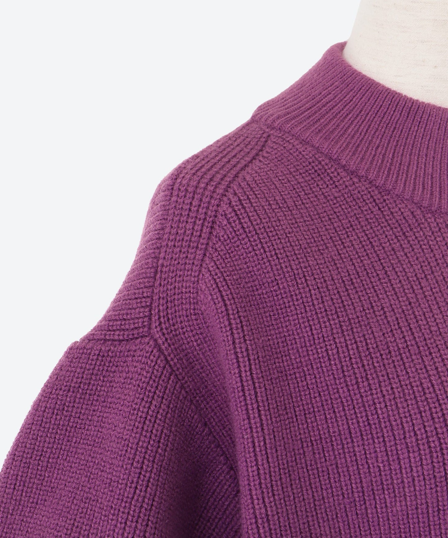 ハイネックボリュームスリーブニット