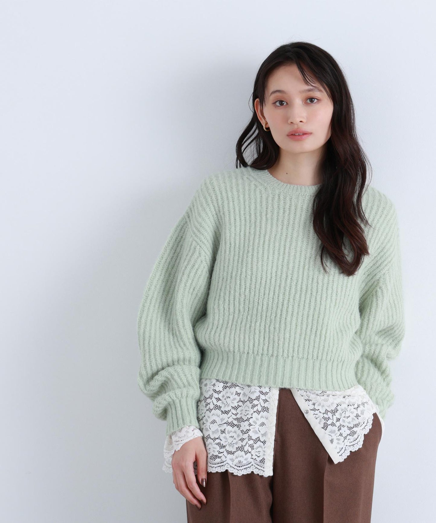 クロップドアゼフォルムニット