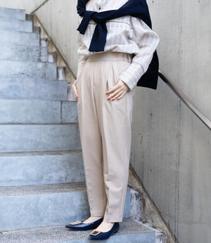 ウエストフリルストレッチテーパードパンツ