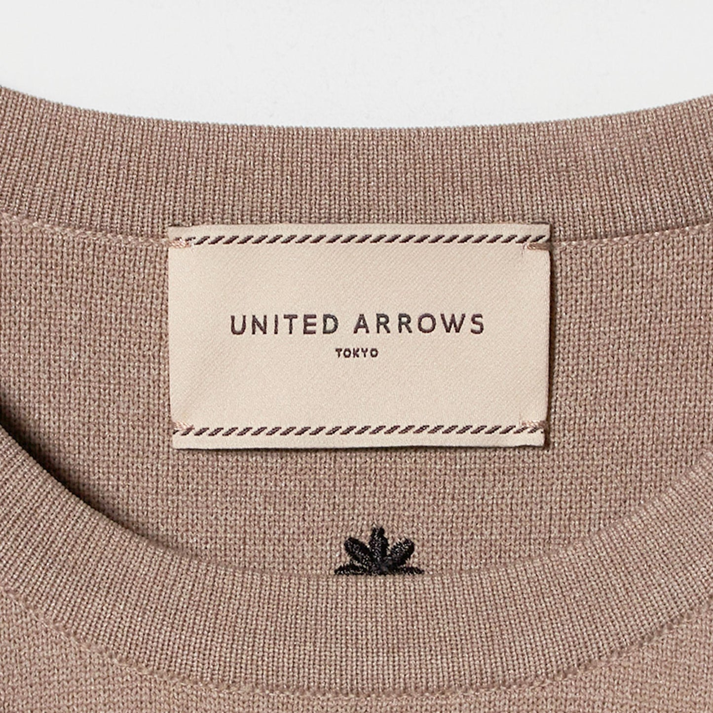 エンブロイダリー フラワー ケープニット ‐ウォッシャブル‐