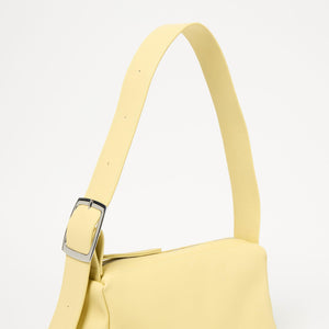 スクエア ビッグバックル ショルダーバッグ