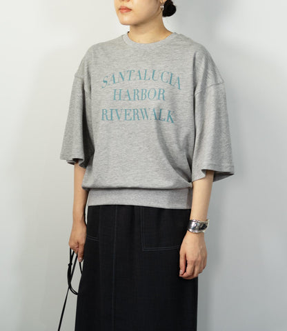 フレア袖レタリングTシャツ