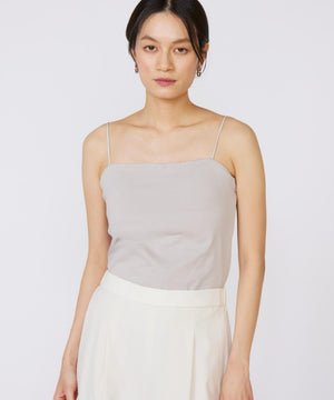 カップ付きキャミソール