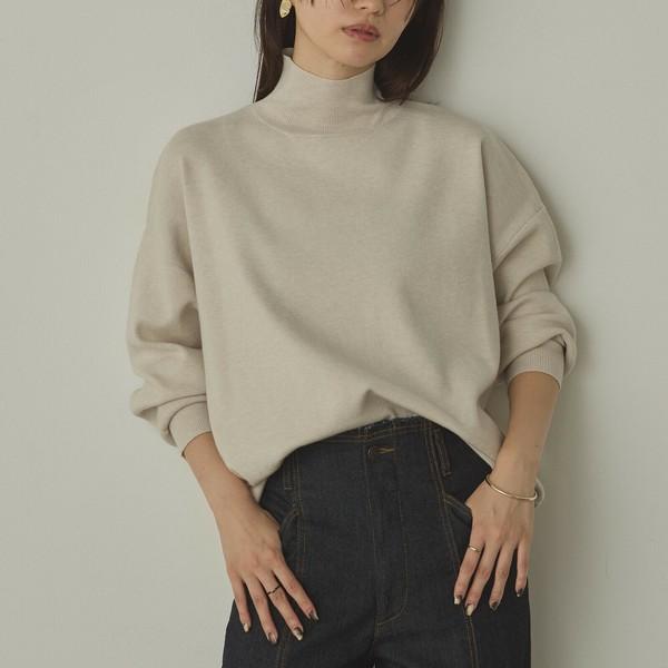 やわもちコクーンハイネックニット