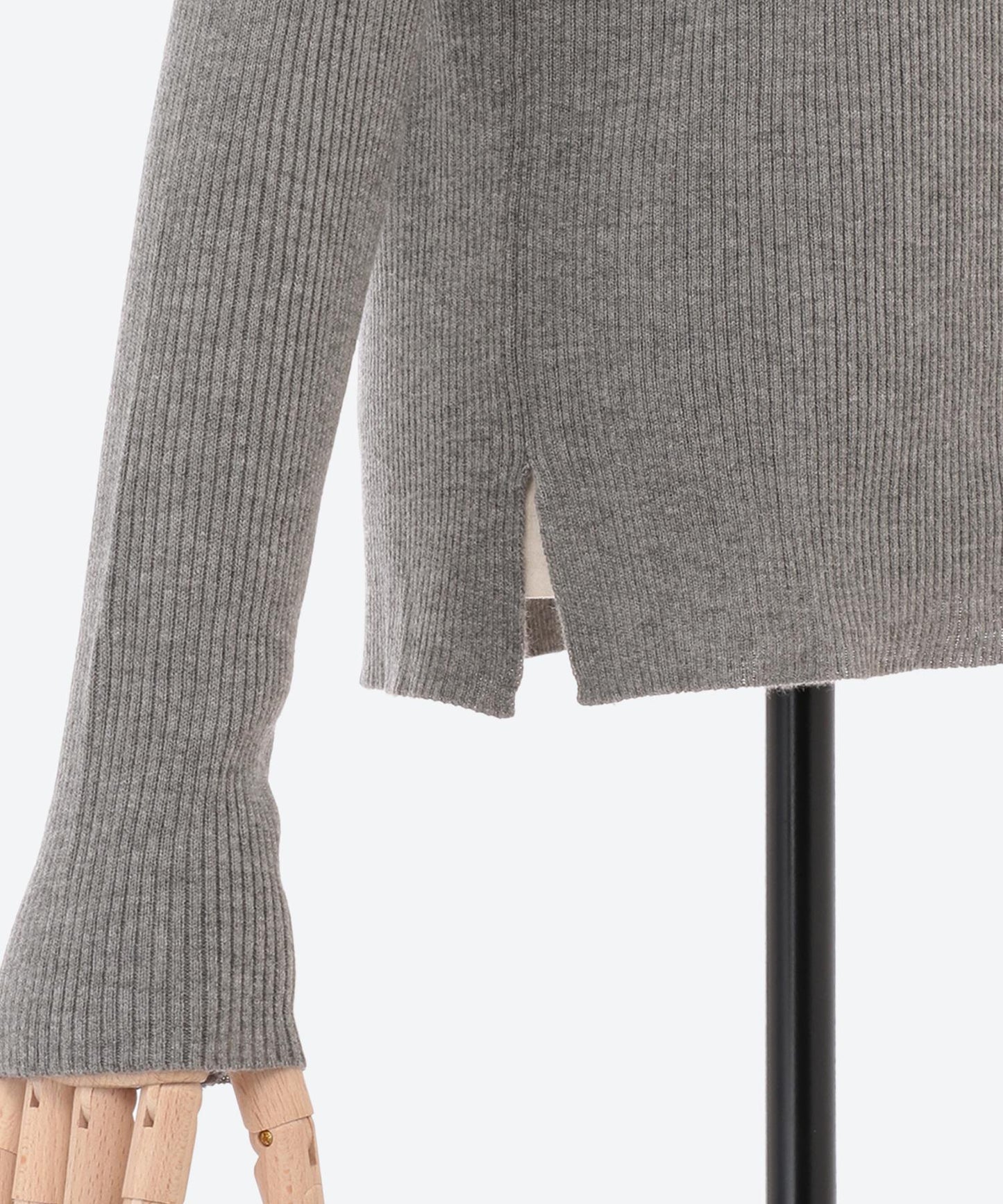 ソフトタッチタートルネックニット