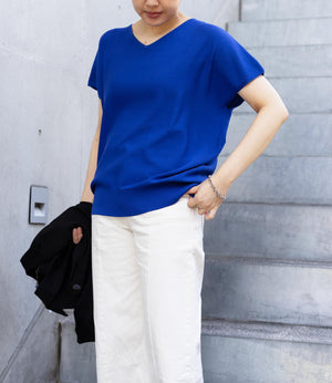 コクーンシルエットVネックニット