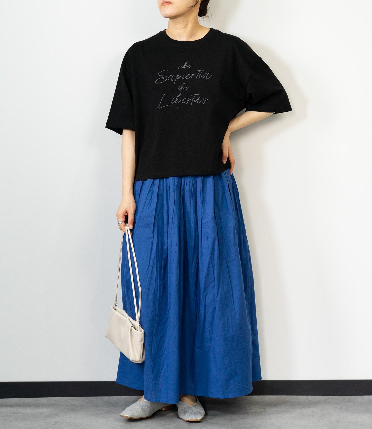 エンブロイダリークロップドTシャツ