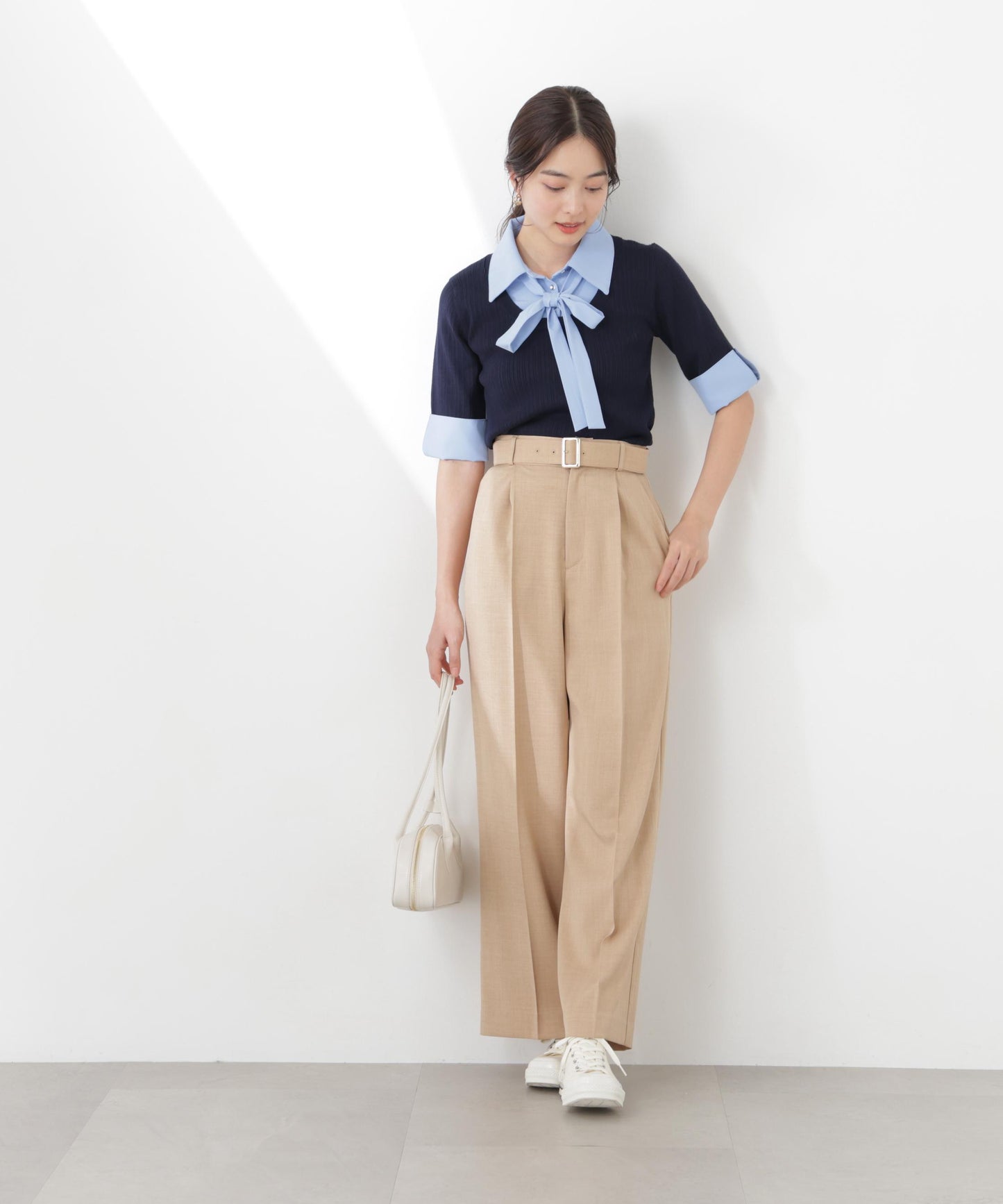 ＜ウォッシャブル＞ベルト付きタックワイドパンツ　26SS