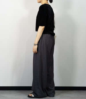 ストレッチタックストレートパンツ