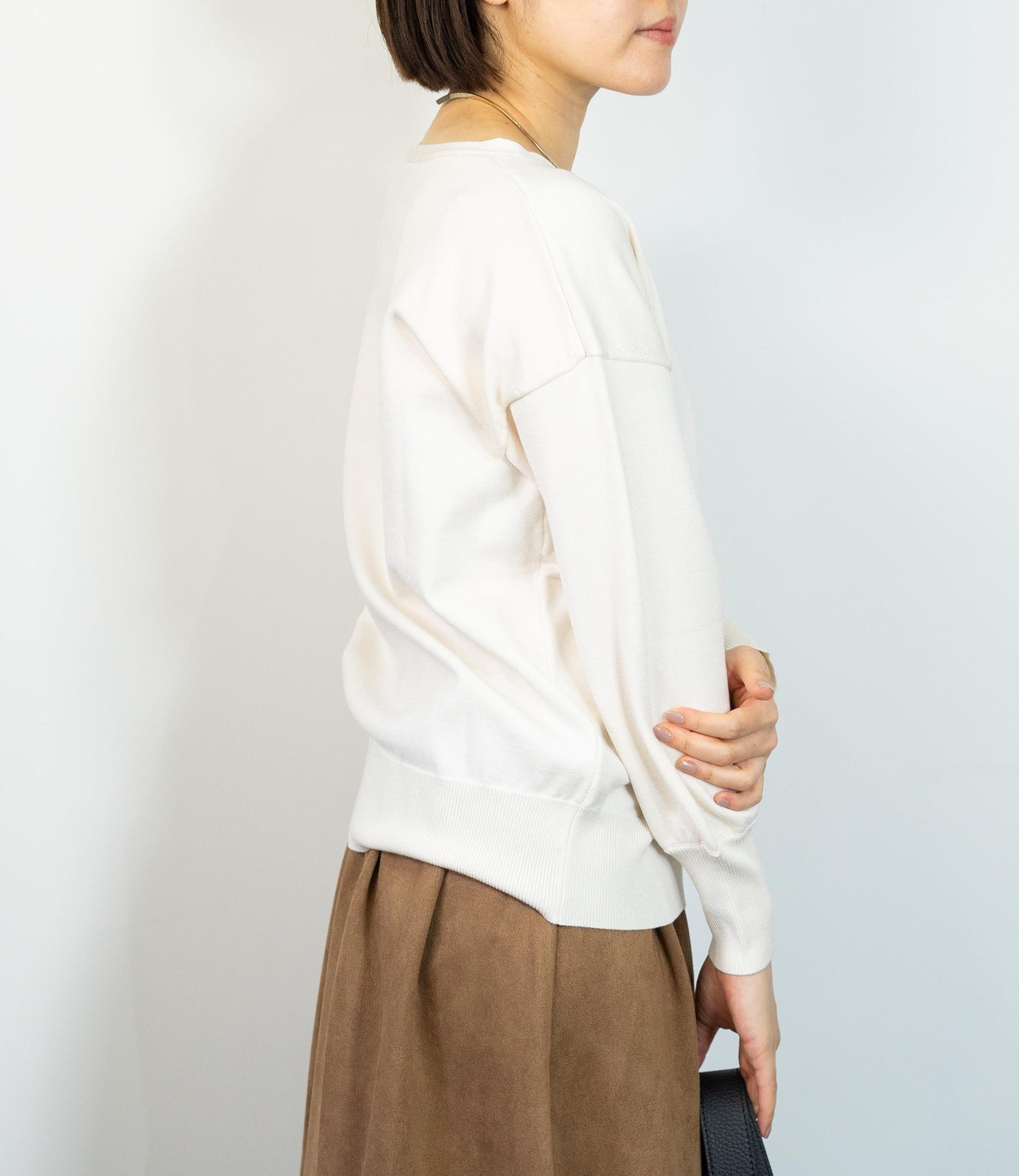 Vネックニットプルオーバー